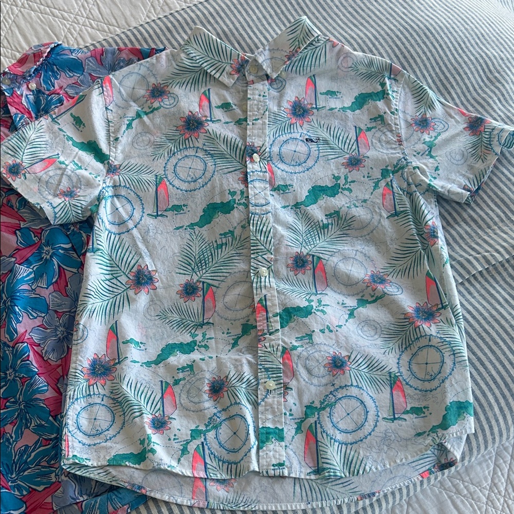 2 Boys Vineyard Vines Tropical Button-Up Shirts - Picture 2 of 8